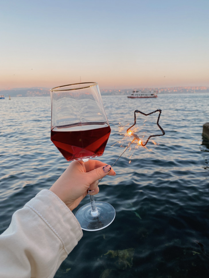 Стеклянный прозрачный бокал для вина Blush