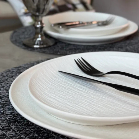 Тарілка White Obelisk