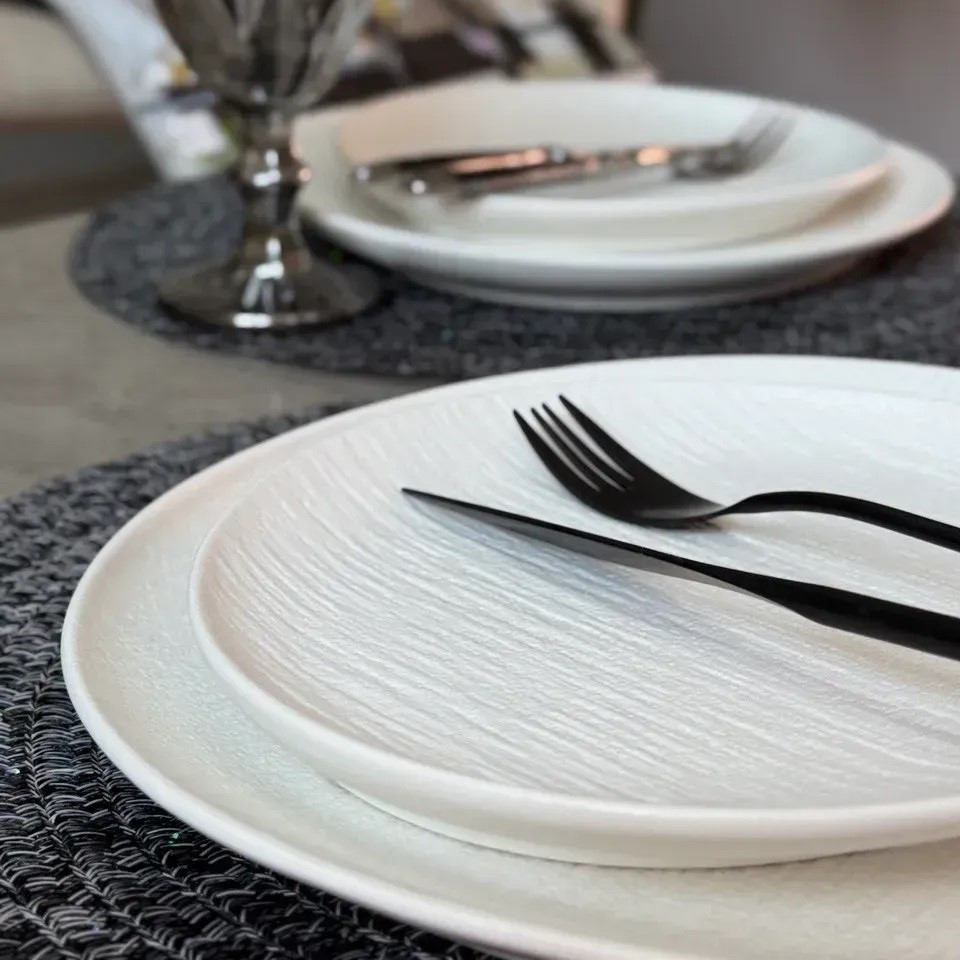 Тарелка White Obelisk