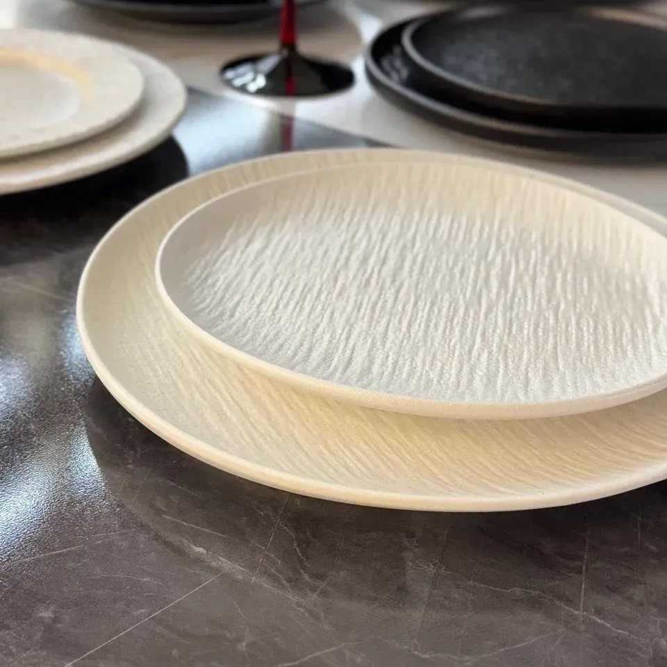 Тарелка White Obelisk