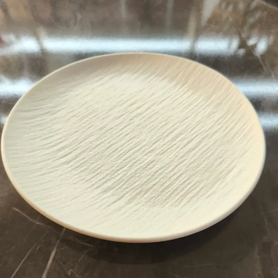 Тарелка White Obelisk