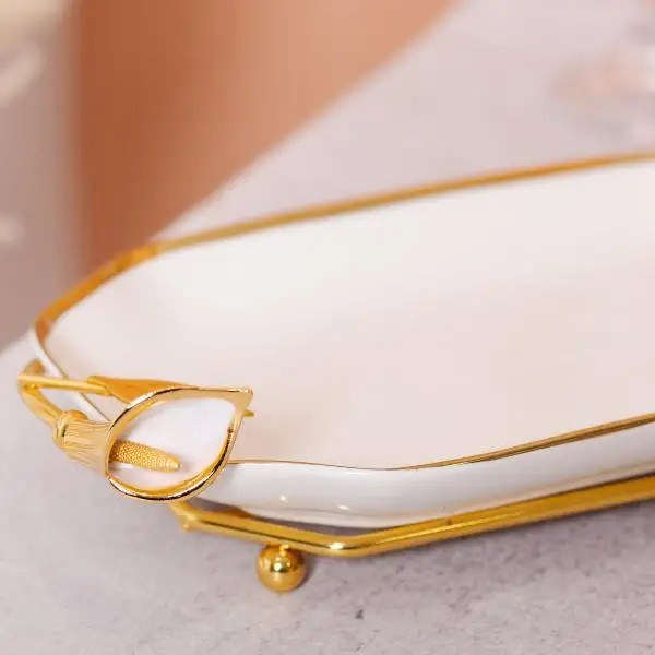 Блюдо Calla lilies