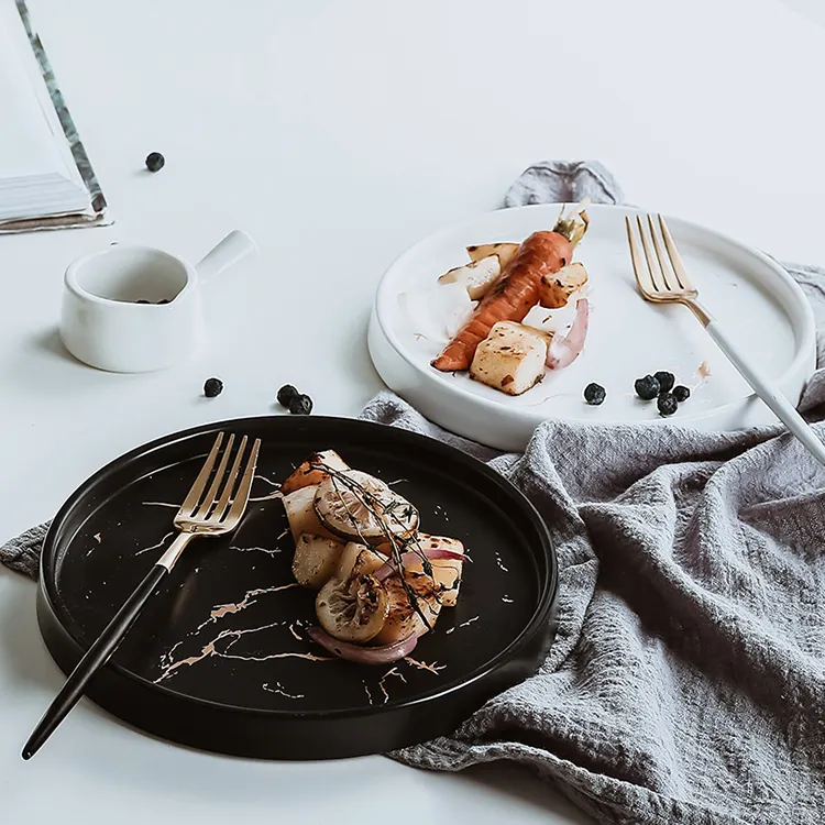 Фарфоровое круглое блюдо Wiese