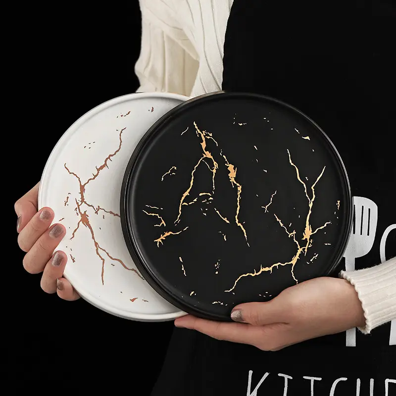 Фарфоровое круглое блюдо Wiese