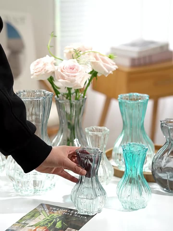 Скляна ваза Tulip