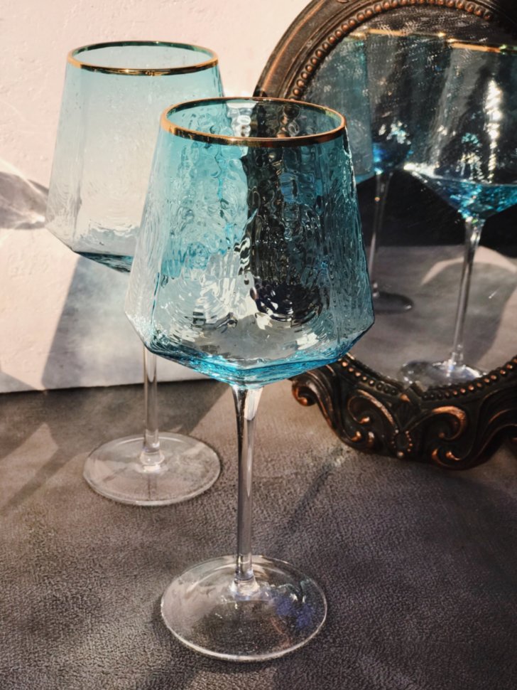 Стеклянный голубой бокал для вина Richard Blue 550 мл