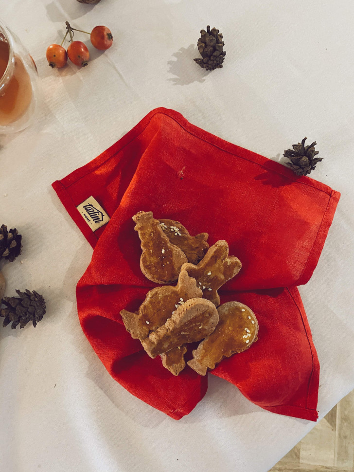 Салфетка на стол Gloss