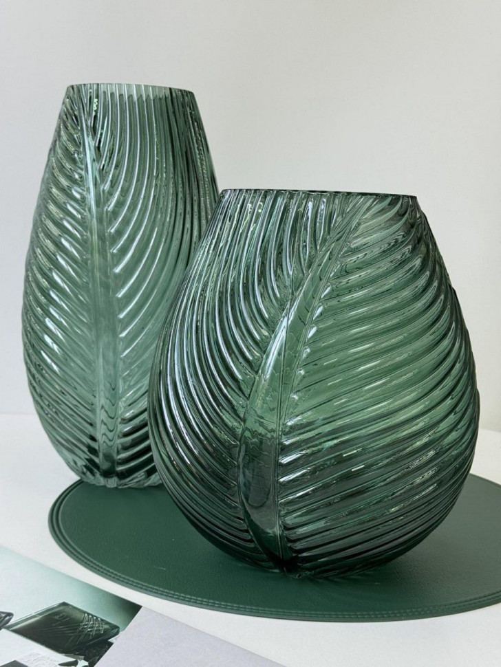 Стеклянная ваза Leaf