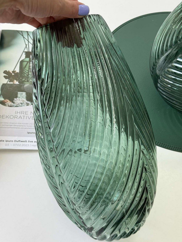 Стеклянная ваза Leaf