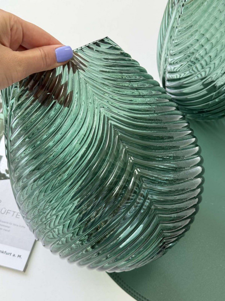 Стеклянная ваза Leaf