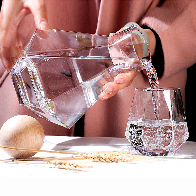 Стеклянный графин для напитков Blush 1430 мл