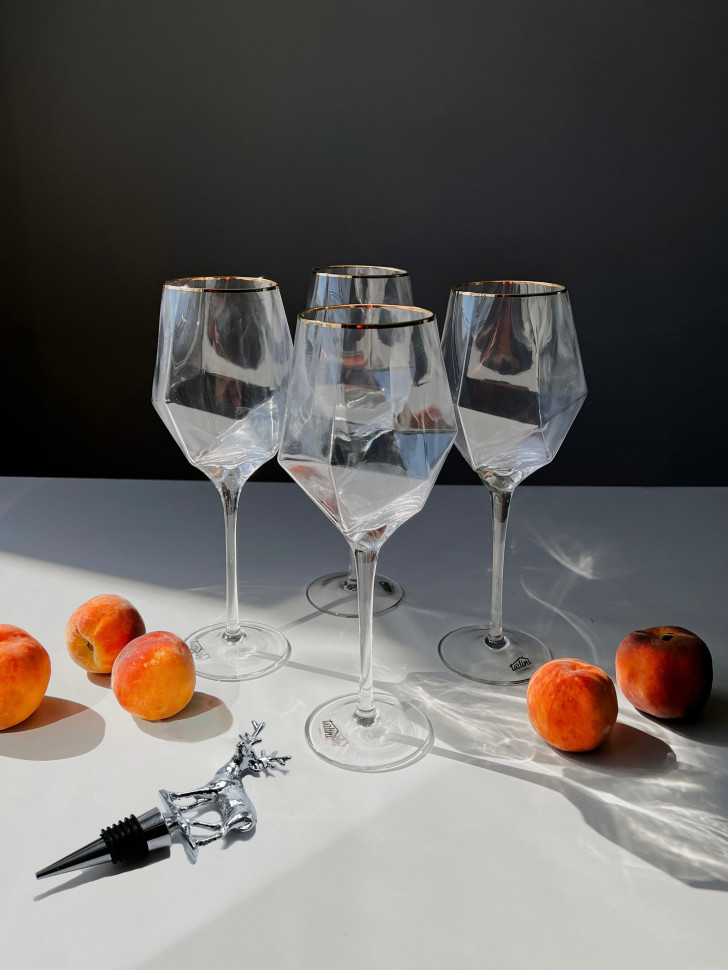 Набір келихів для вина (4 шт) та стопер Blush Set