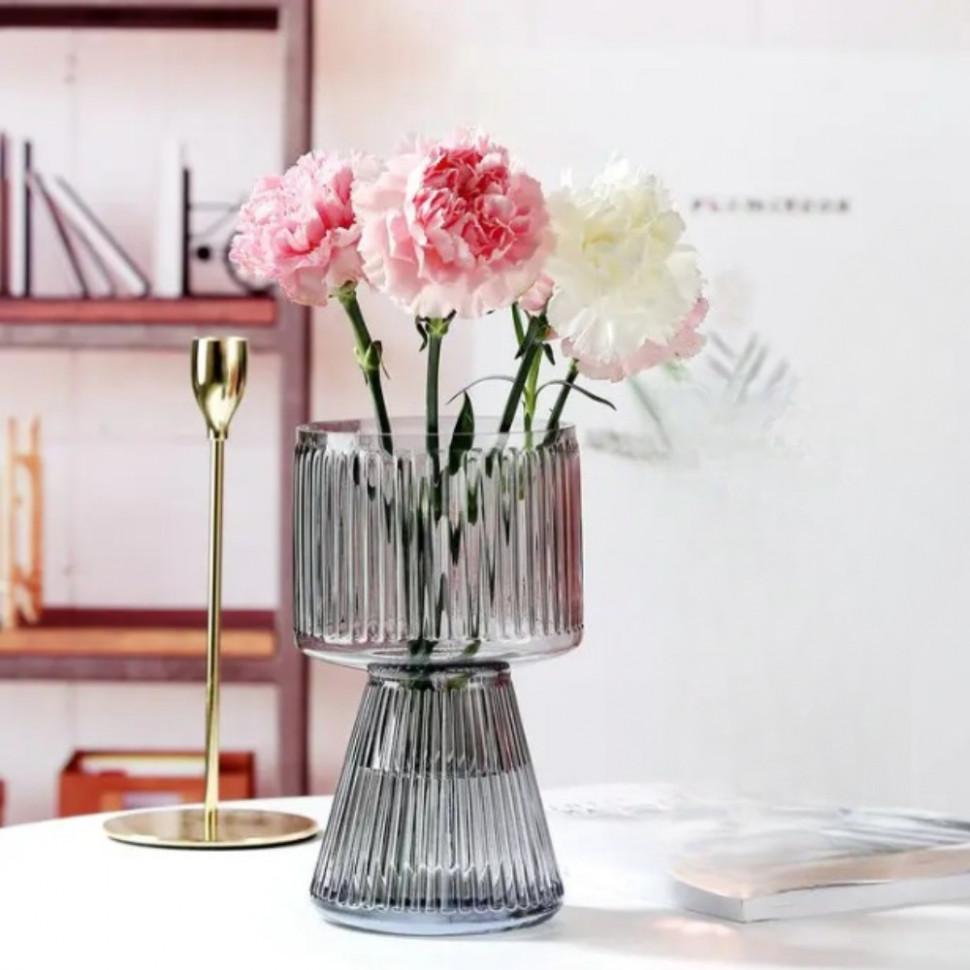 Стеклянная ваза Elegance