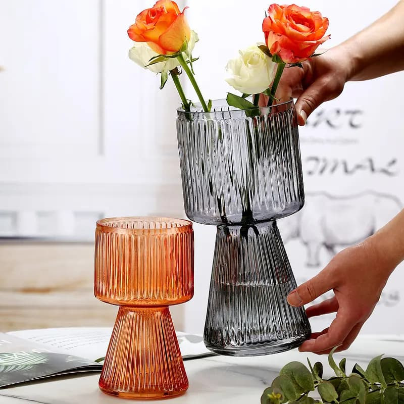 Стеклянная ваза Elegance