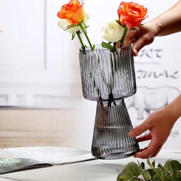 Стеклянная ваза Elegance