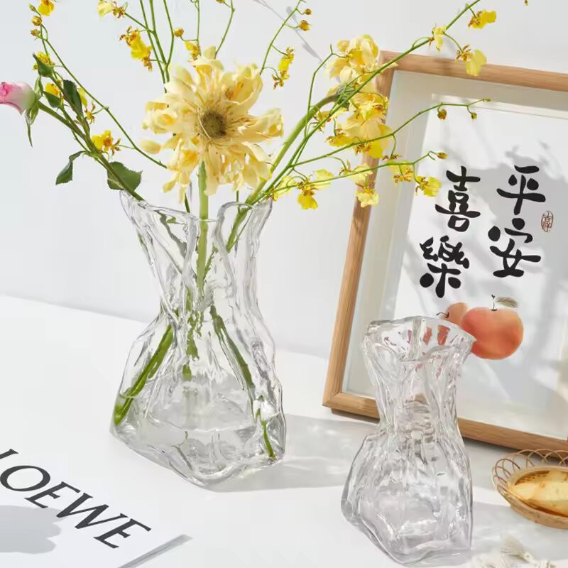 Скляна ваза Crumpled