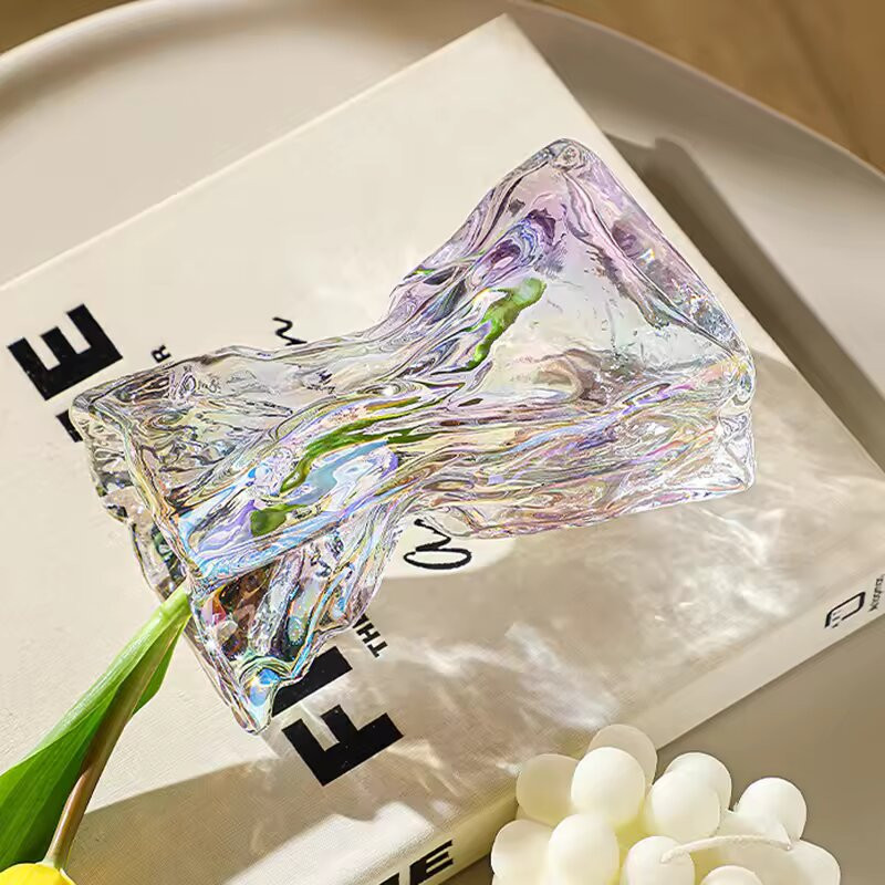 Скляна ваза Crumpled