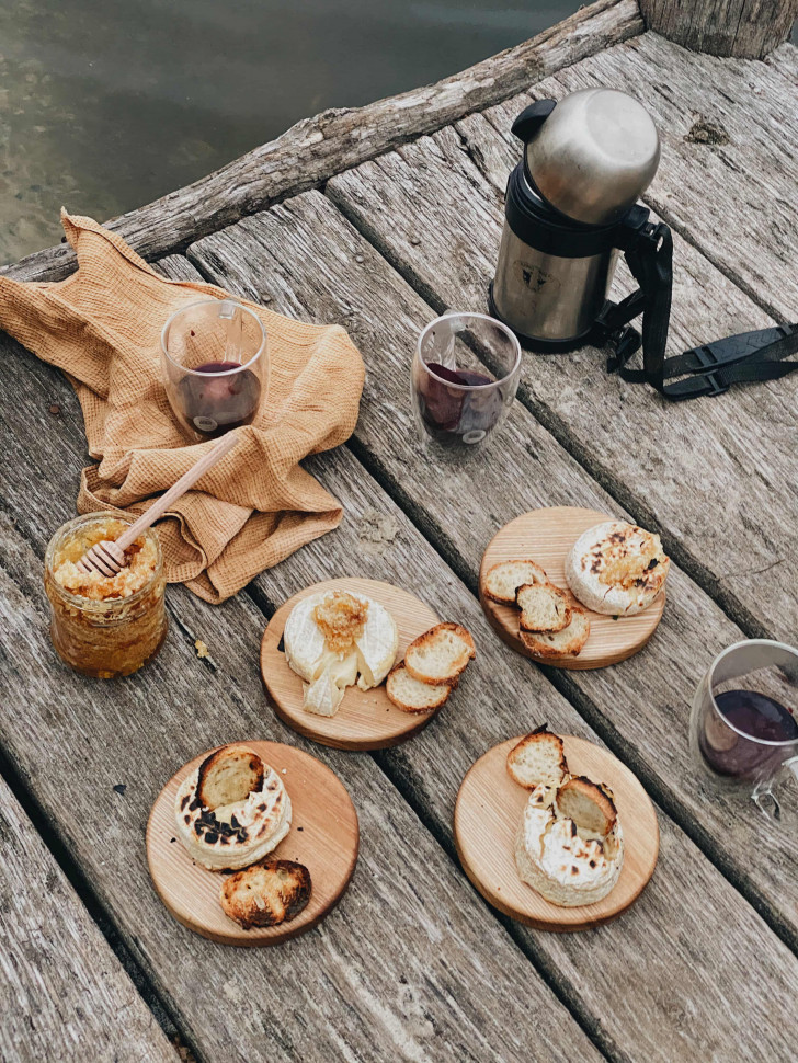 Доска сырная для подачи Brie