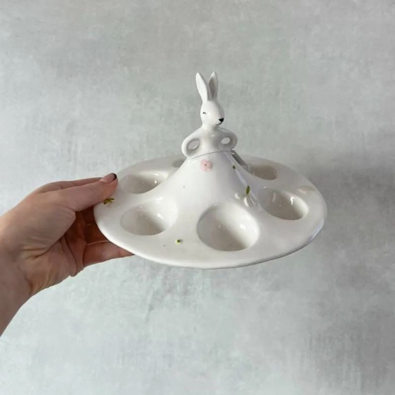 Подставка для 6 яиц White rabbit in the garden