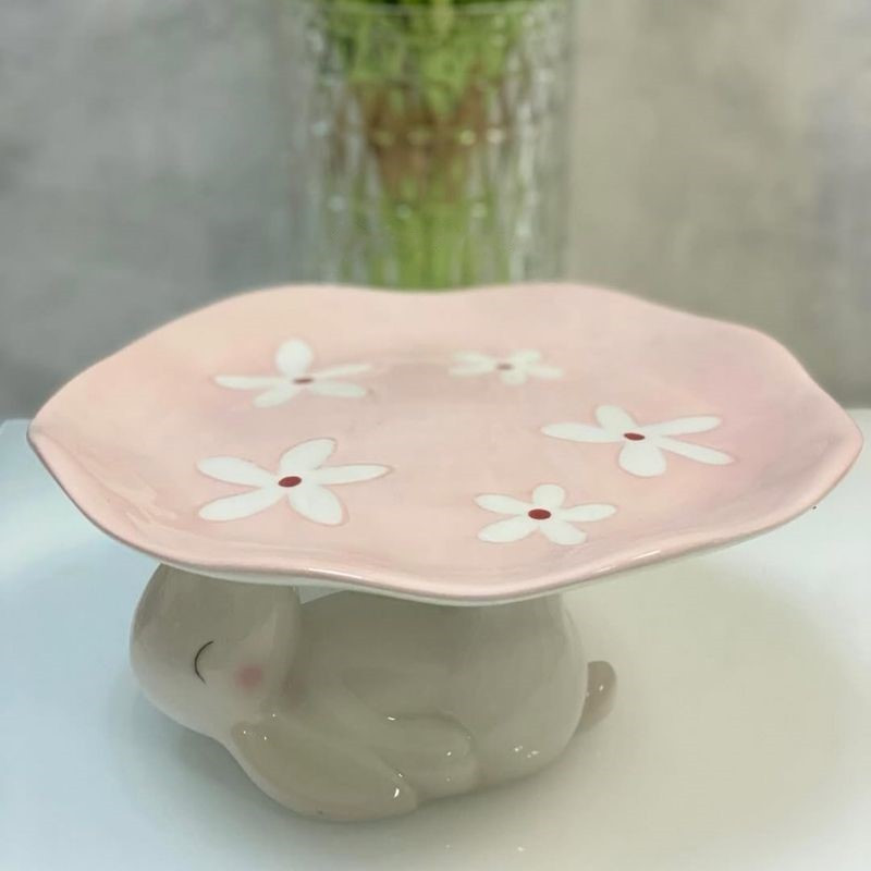 Подставка Rabbit with spring flowers