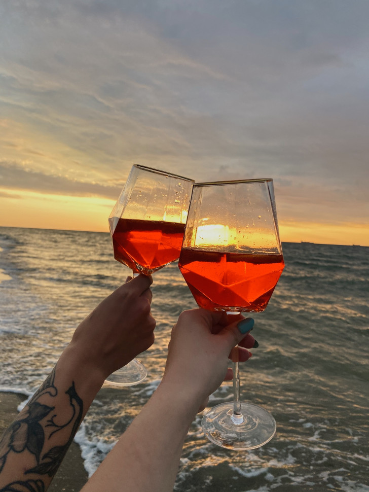 Бокалы для вина (2 шт) и сервировочная доска Blush Brie