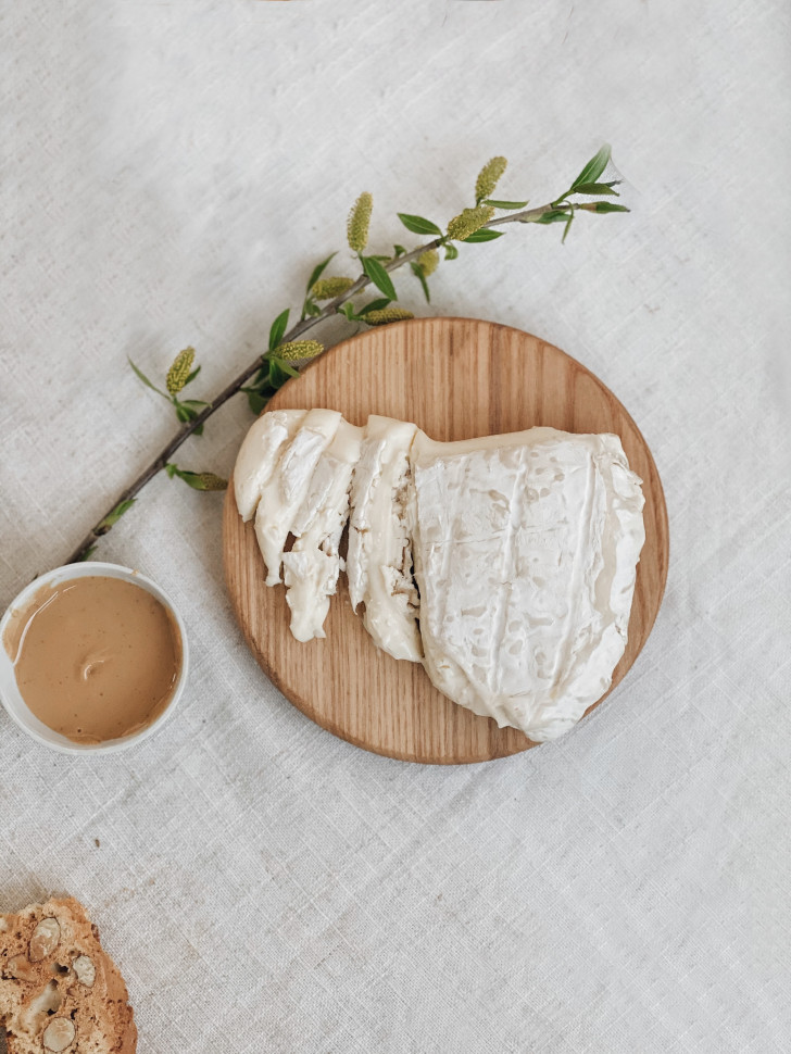 Бокалы для вина (2 шт) и сервировочная доска Blush Brie