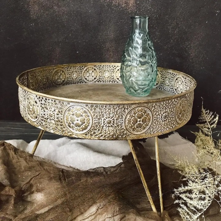 Металлический поднос на ножках Jafar