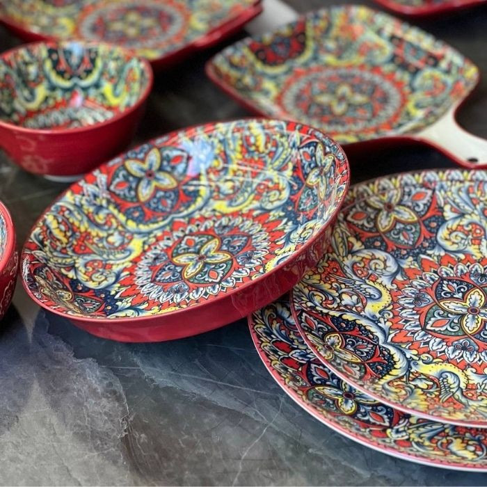 Тарелка Painted red