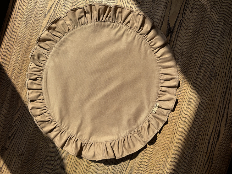 Круглые салфетки с воланами Sandro