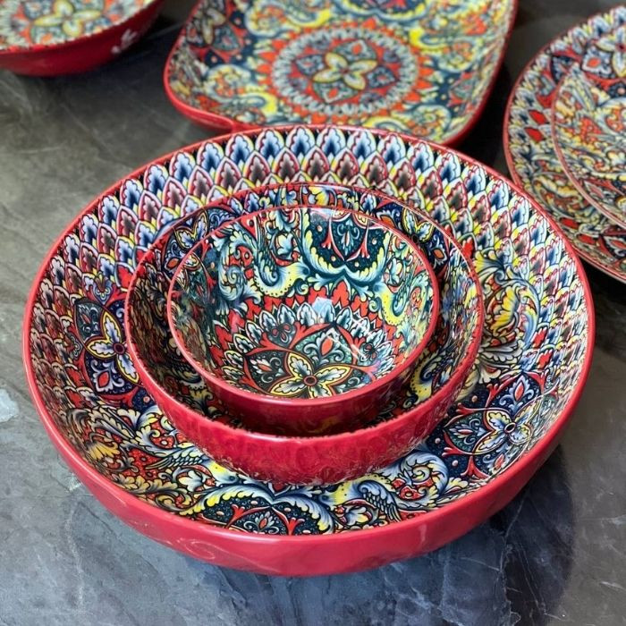 Салатник Painted red