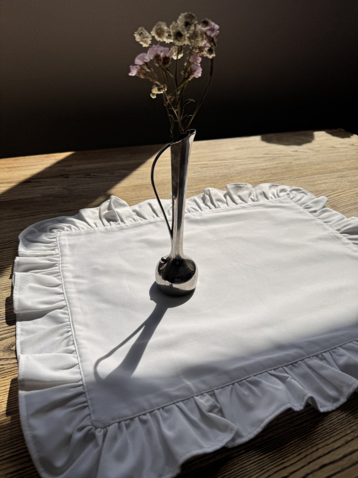 Прямоугольные салфетки с воланами Sandro 