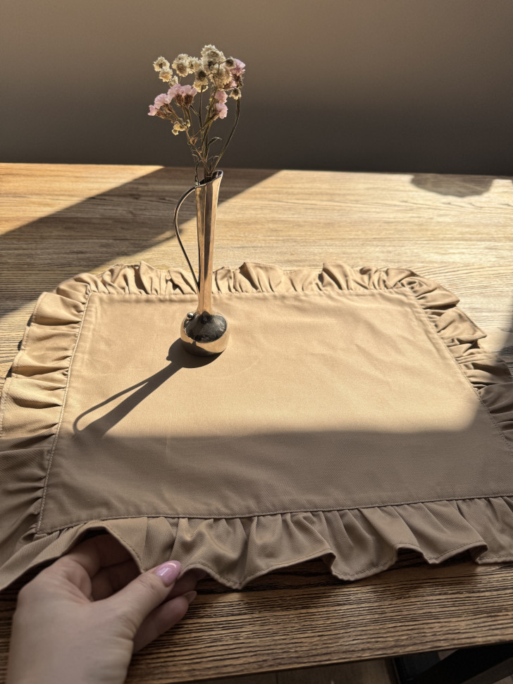 Прямоугольные салфетки с воланами Sandro 