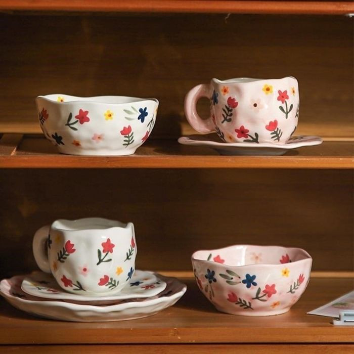 Чашка з блюдцем Flowers 300 мл