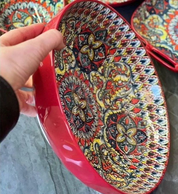 Салатник Painted red 2400 мл