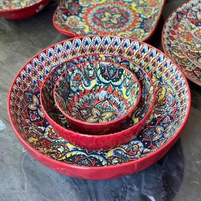 Салатник Painted red 2400 мл