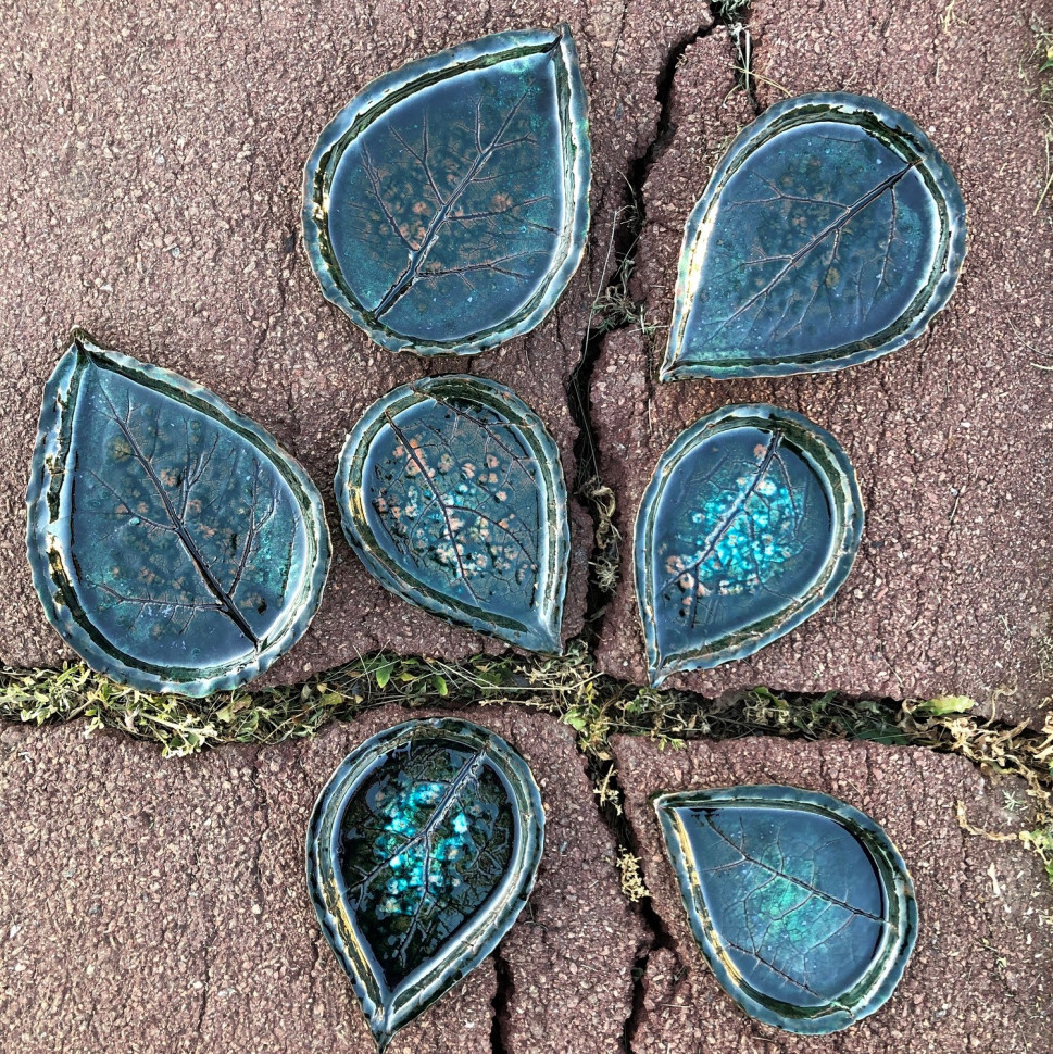 Зеленая керамическая тарелка Leaf