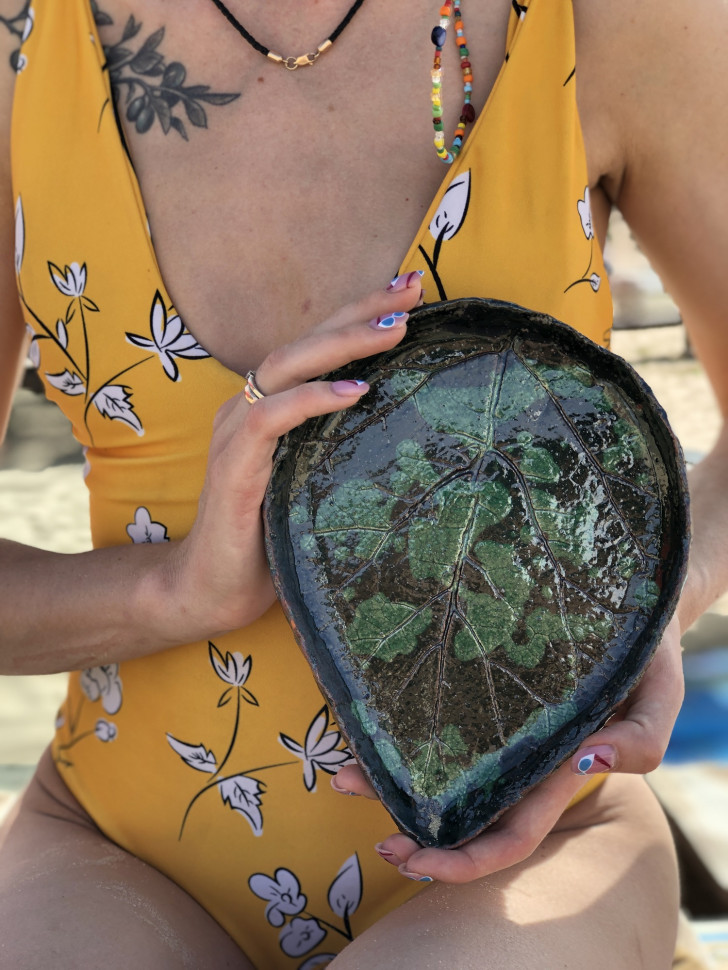 Зеленая керамическая тарелка Leaf