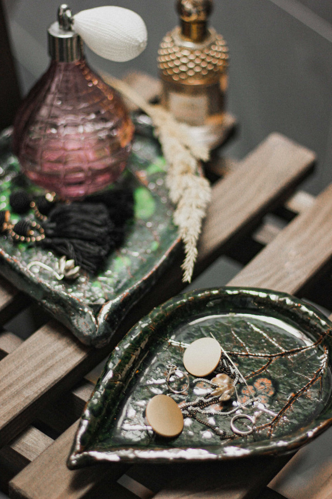 Зеленая керамическая тарелка Leaf