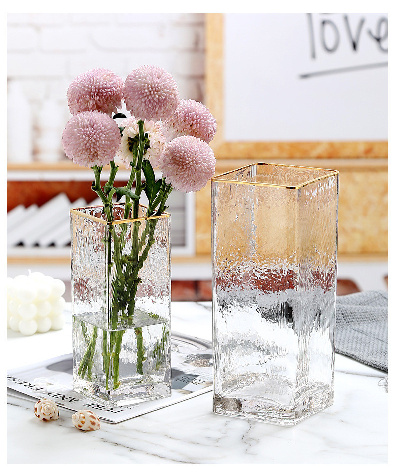 Ваза с золотым ободком Quadrate