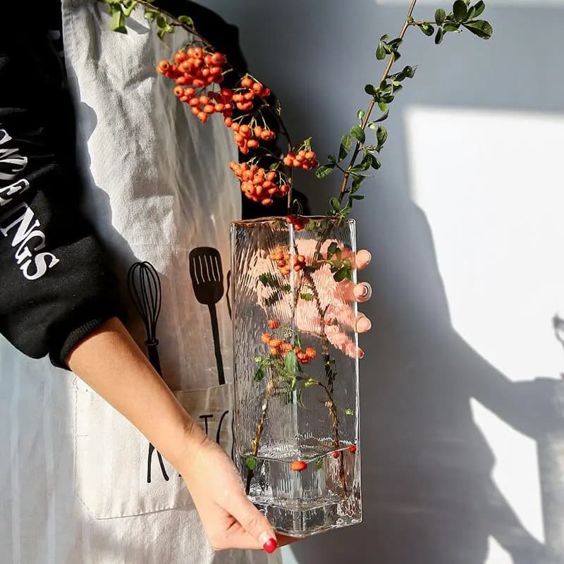 Ваза с золотым ободком Quadrate