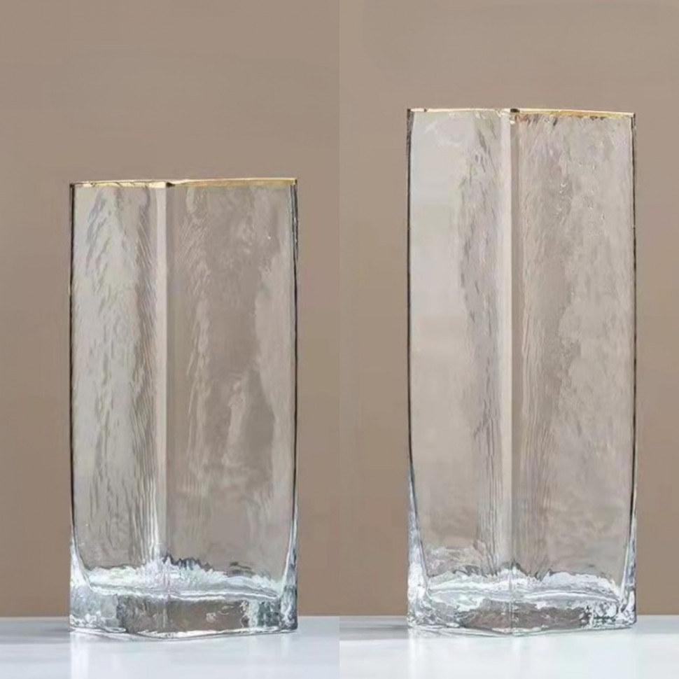 Ваза с золотым ободком Quadrate