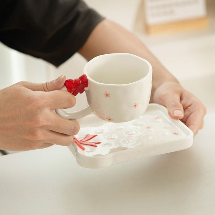 Чашка з блюдцем Red bows 220 мл