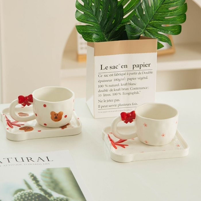 Чашка з блюдцем Red bows 220 мл