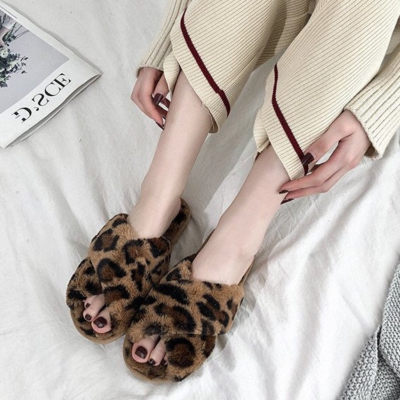 Домашние тапочки Leoo