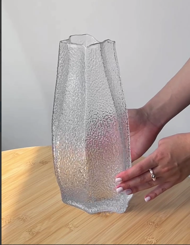 Скляна ваза Artfull