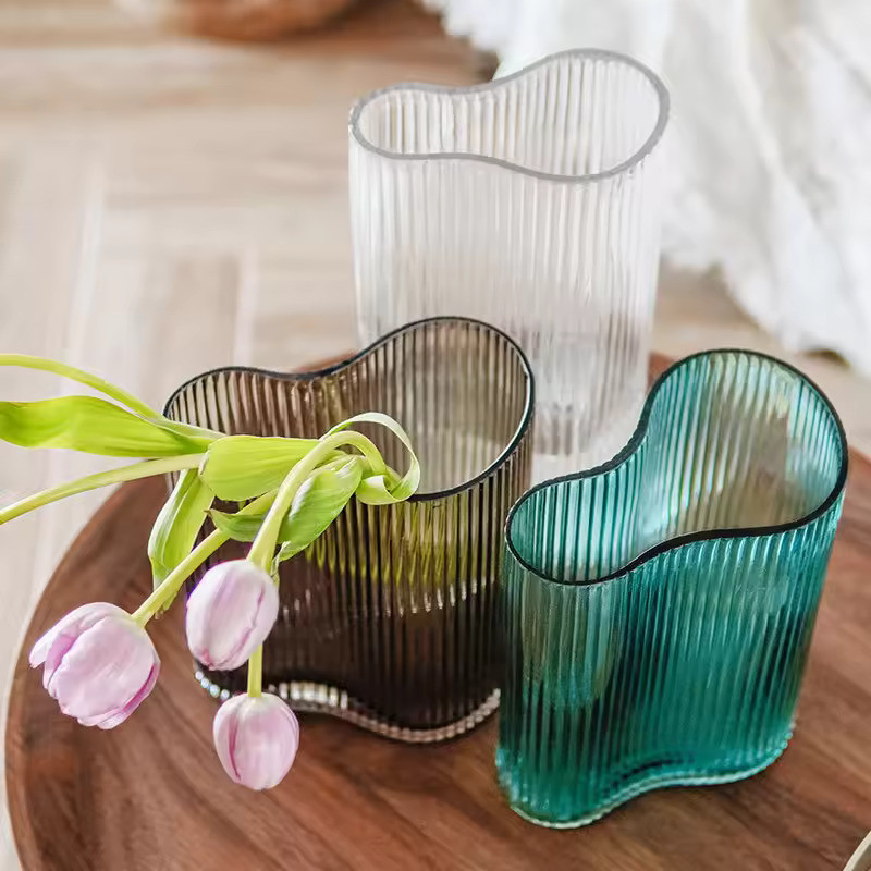 Стеклянная ваза Looming