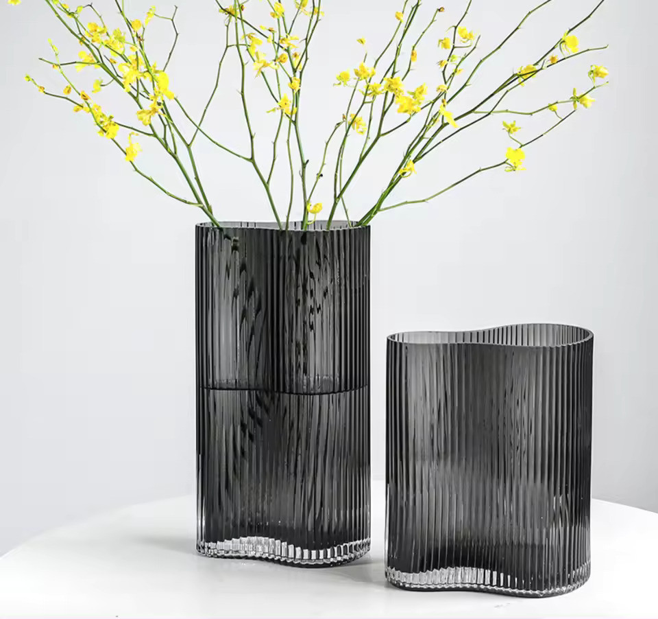 Стеклянная ваза Looming