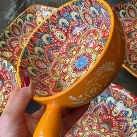 Салатник с ручкой Painted yellow 500 мл  