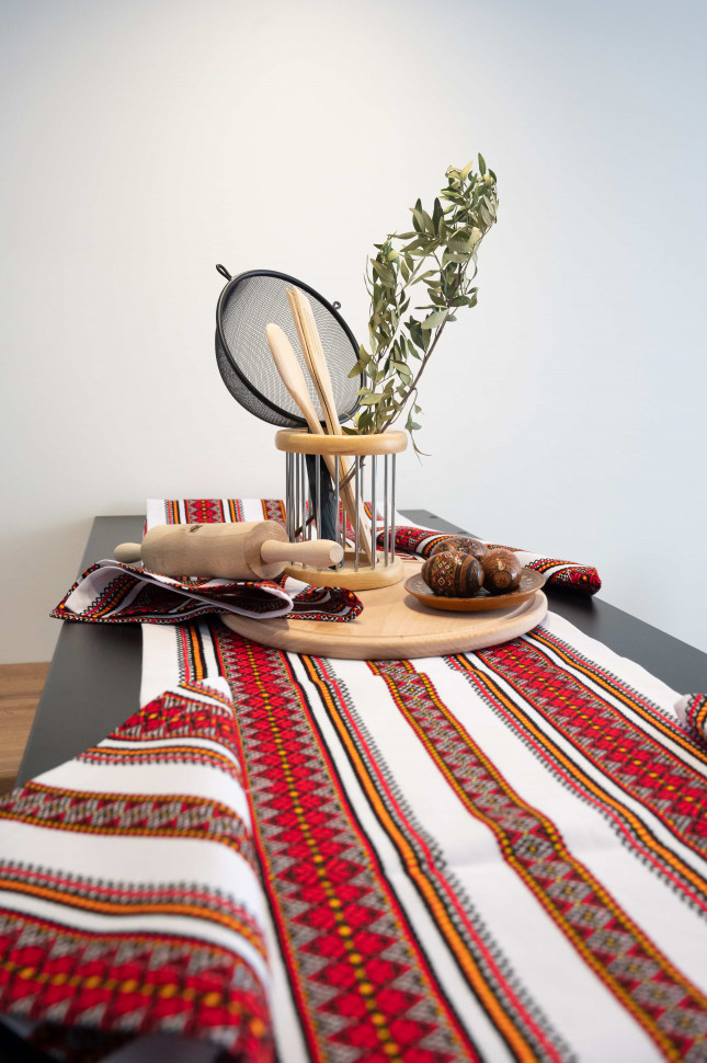 Вишита доріжка-скатертина та серветки Ethnic