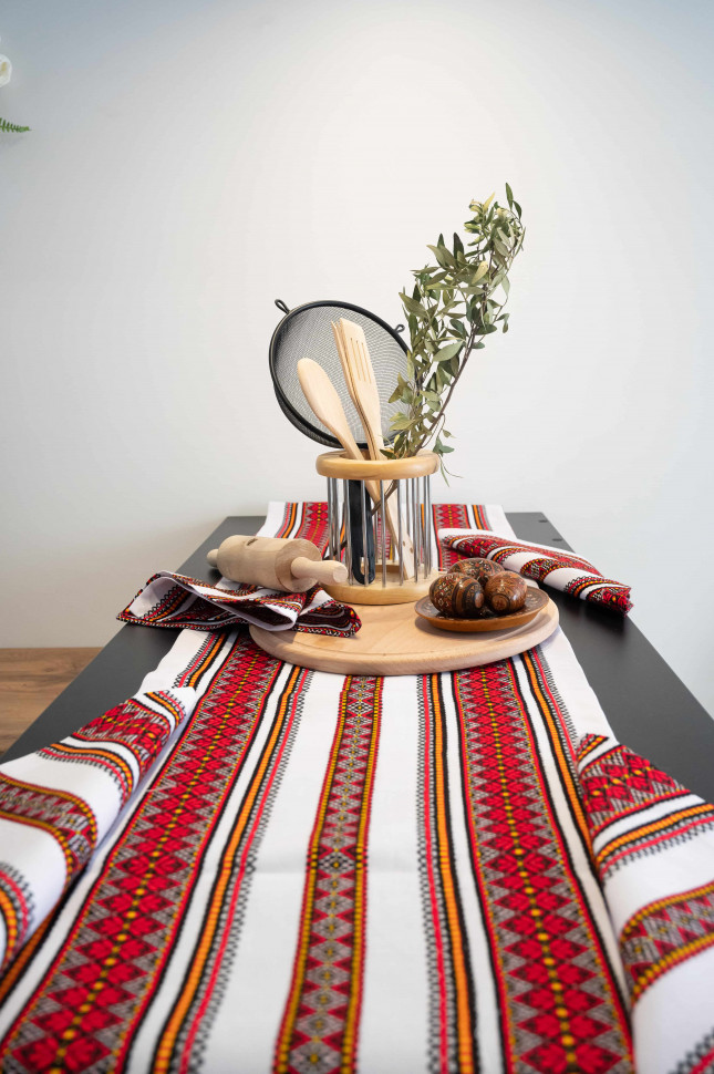 Вишита доріжка-скатертина та серветки Ethnic